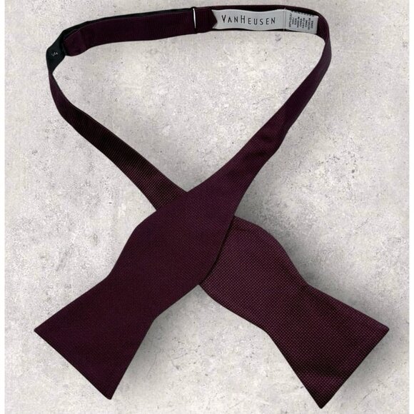 Van Heusen Other - VAN HEUSEN Silk Self Bow Tie Solid Burgundy W:2.7" EUC